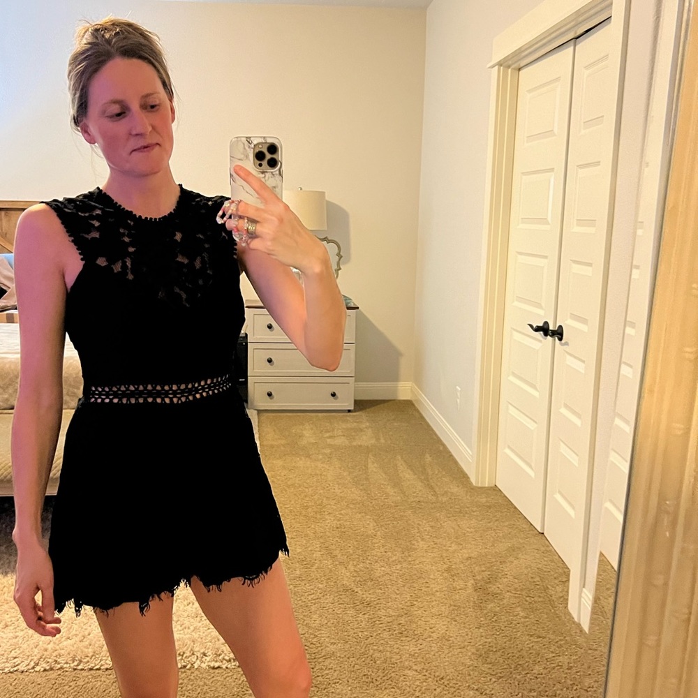 Black size M floral romper